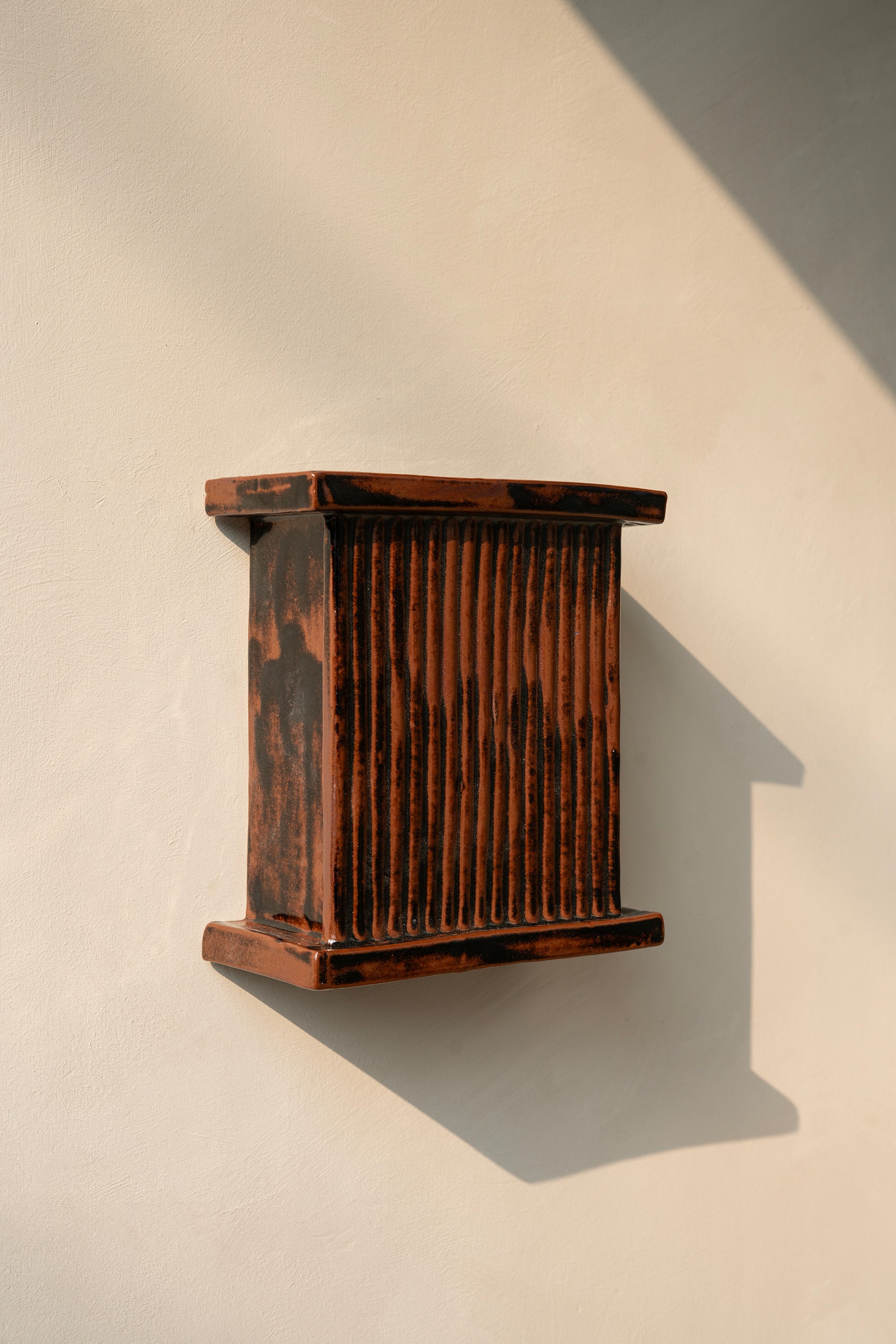 DIN Sconce - Din Daeng Red